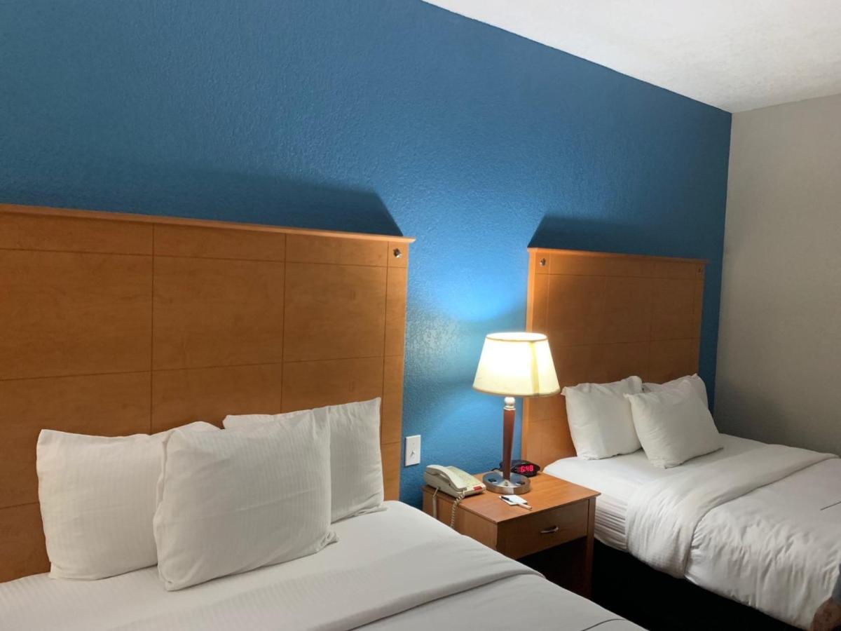 La Quinta By Wyndham Alvarado Exterior photo